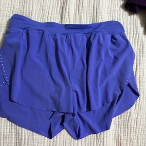 Lululemon track that shorts 3”